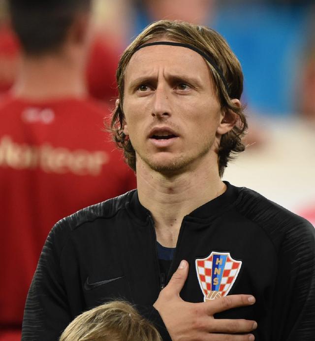 篮球勇士核心三分11投9中，全场手感火热