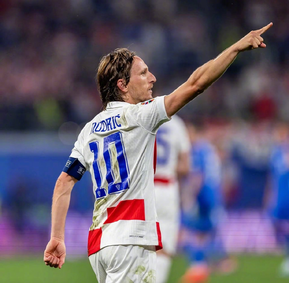 美媒：曼联等英超豪门在关注罗克，其转会估价约为5000万欧元