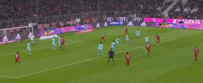 默特萨克、于大宝观战梅州U15vs浙江U15，并与小球员互动